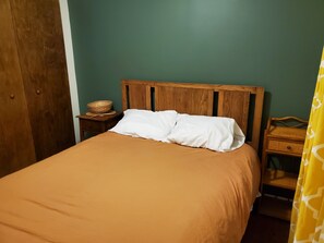 1 多间卧室、办公桌、WiFi