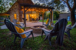 Terrace/patio - The NEST | Unique A-Frame Home | KING BED (Seguin)
