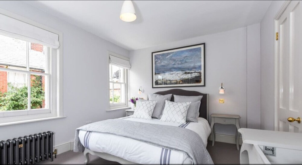 Fully renovated townhouse in heart of Winchester's cathedral streets Winchester Vrbo