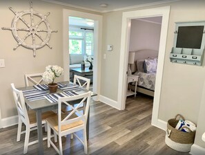 Dining - Awesome location downtown. Walk to the beach, marginal way (Ogunquit)