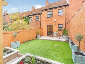 Outdoor dining - Victoria's Retreat - UK41475 (Lincoln)