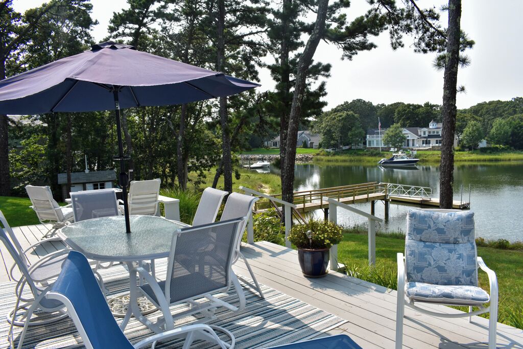 Exquisite 4 bedroom, 3 full bath house with breathtaking views!