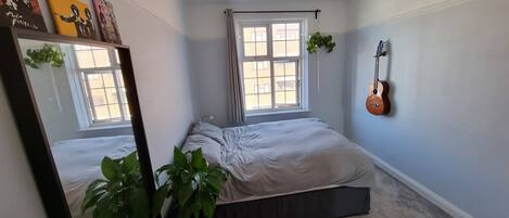 2 bedrooms, desk, free WiFi, bed sheets