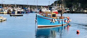 Mevagissey Holiday Home - sea View and Parking