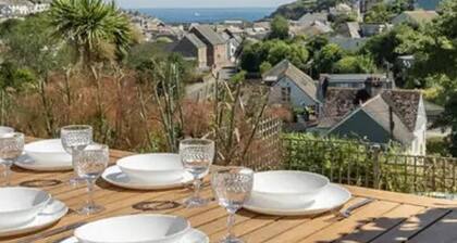 Mevagissey Holiday Home - sea View and Parking