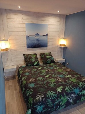 3 bedrooms, desk, iron/ironing board, free WiFi - Luxury apartment 100m2, sleeps 5, 4 km from Lake Annecy. (Annecy)