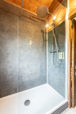 Bathtub, hair dryer