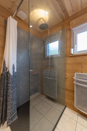 Badekar, hårtørrer, håndklæder