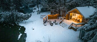 Hockley Riverside Cottage • Loft & Bunkie