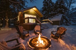 Property grounds - Hockley Riverside Cottage • Loft & Bunkie (Mono)