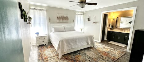 4 bedrooms, iron/ironing board, travel crib, free WiFi