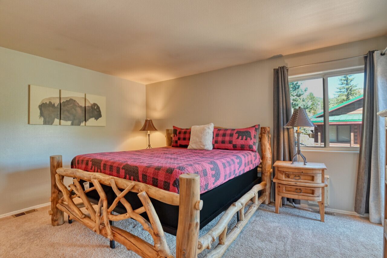 2 bedrooms, iron/ironing board, travel crib, free WiFi