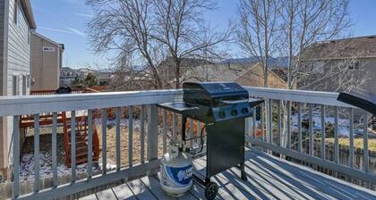 Family Retreat 5 Min to USAFA with Mtn Views