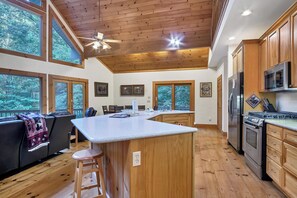 Fridge, microwave, oven, stovetop - This Charming home offers seclusion for the perfect get away ! (Townsend)