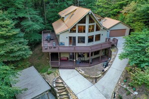 Exterior - This Charming home offers seclusion for the perfect get away ! (Townsend)