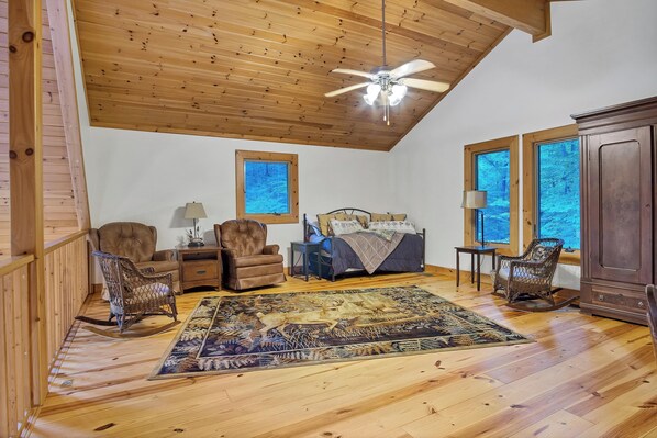 3 habitaciones, escritorio, wifi gratis y ropa de cama