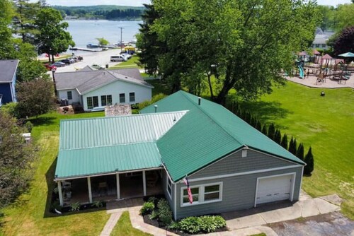 4 bdr Cottage, Edinboro Lake Views, Dogs Welcome