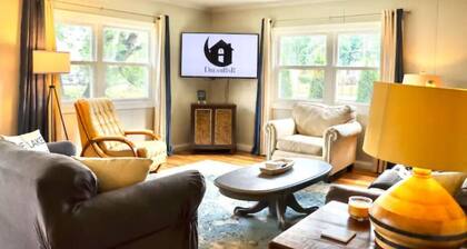 4 bdr Cottage, Edinboro Lake Views, Dogs Welcome