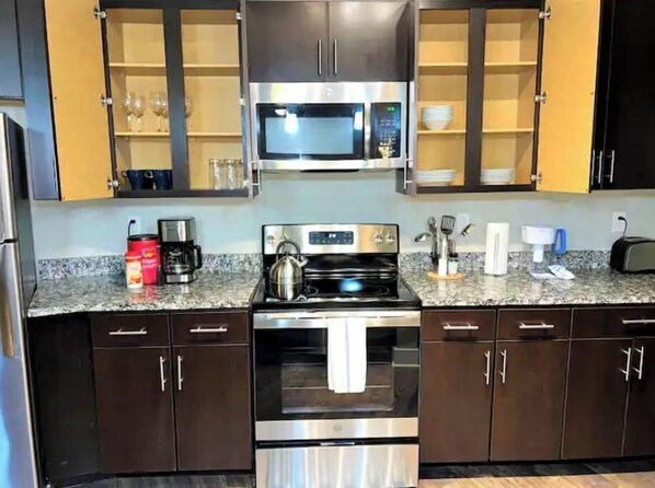 Fridge, microwave, oven, stovetop