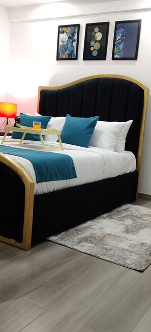 2 habitaciones, tabla de planchar con plancha y wifi gratis 