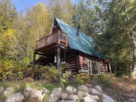 Exterior. The Birds Nest Bunk House is a quiet sanctuary.
