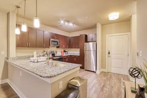 Frigorifero, microonde, forno, lavastoviglie