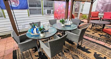 Newly Updated Cozy Home ~ Located Downtown, UVM, Hospital Includes 8 Bikes!