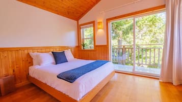 2 bedrooms, desk, free WiFi, bed sheets