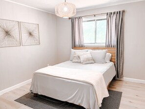 3 عدّة غرف نوم وواي فاي مجانًا وملاءات أسرّة