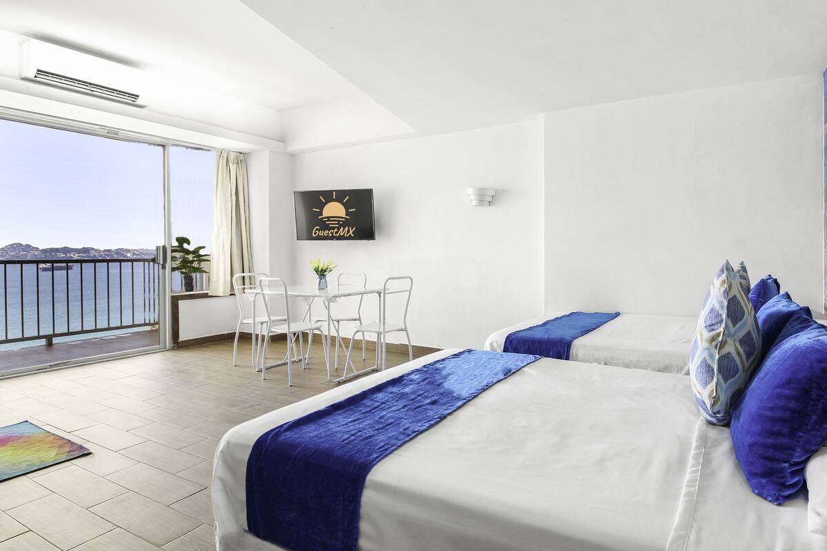 Wifi gratis, decoración personalizada y ropa de cama 