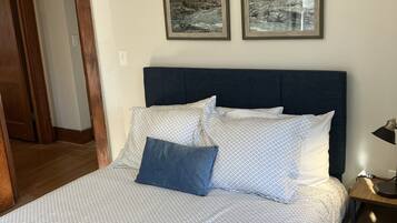 4 quartos, ferros/tábuas de passar roupa, berço de viagem