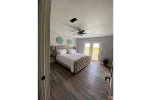 4 عدّة غرف نوم ومكواة/لوح كي وواي فاي مجانًا وملاءات أسرّة