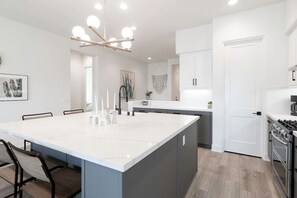 Fridge, microwave, oven, stovetop - Beautiful Brand new Lux Home! PGA West! Signature Community! (La Quinta)