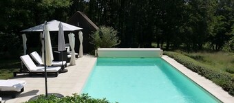 Serene Countryside Villa, Private Heated Pool, within walking distance of Cazals