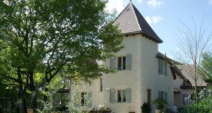 Serene Countryside Villa, Private Heated Pool, within walking distance of Cazals