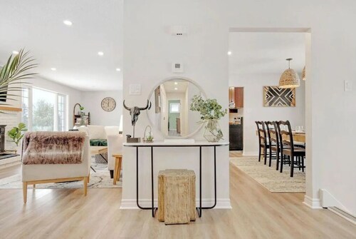 Calabogie House, Hot Tub, 90 Acre Estate, Close to ATV and Snowmobile Trails.