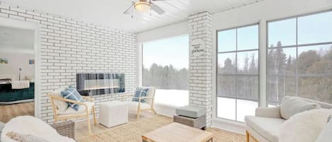 Smart TV, fireplace, video games, books