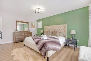 4 quartos, berço de viagem, Wi-Fi de cortesia, roupa de cama