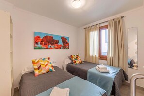 2 عدّة غرف نوم وخزنة داخل الغرفة ومكواة/لوح كي وواي فاي مجانًا