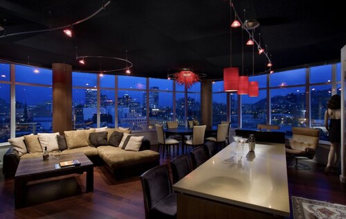 Luxury condo, 240 degree views of Portland and hills.