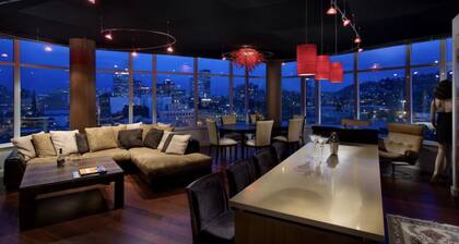 Luxury condo, 240 degree views of Portland and hills.