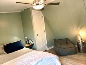 1 室のベッドルーム、アイロン / アイロン台、WiFi (無料)、ベッドシーツ