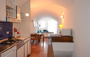 Kühlschrank, Herdplatte, Geschirrspüler