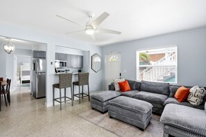 Smart TV - Book NOW to enjoy WATERFRONT views in Indian Rocks Beach intracoastal in this comfortable, renovated 2/1 waterfront condo!  Enjoy the intracoastal in your backyard!  Just a 3 minute WALK to the beach!  Bring your boat! (Indian Rocks Beach)