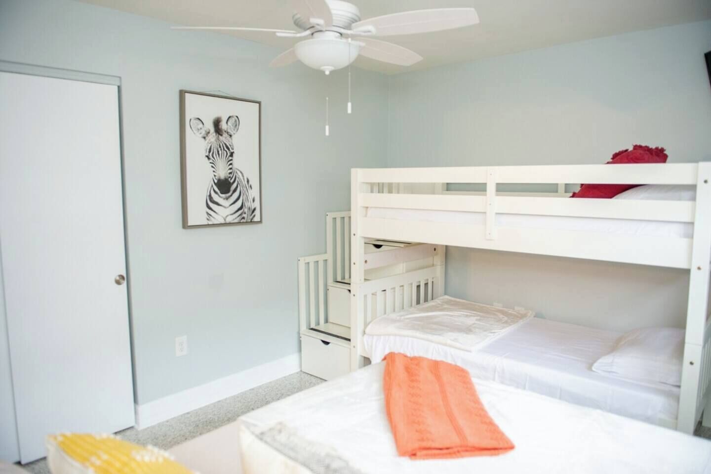 2 bedrooms, iron/ironing board, travel cot, free WiFi