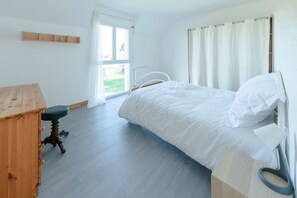 7 bedrooms, iron/ironing board, free WiFi, bed sheets