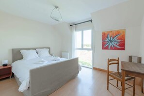 7 chambres, fer et planche Ă repasser, Wi-Fi gratuit, draps fournis