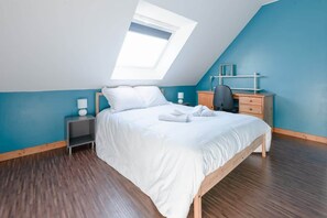 7 bedrooms, iron/ironing board, free WiFi, bed sheets