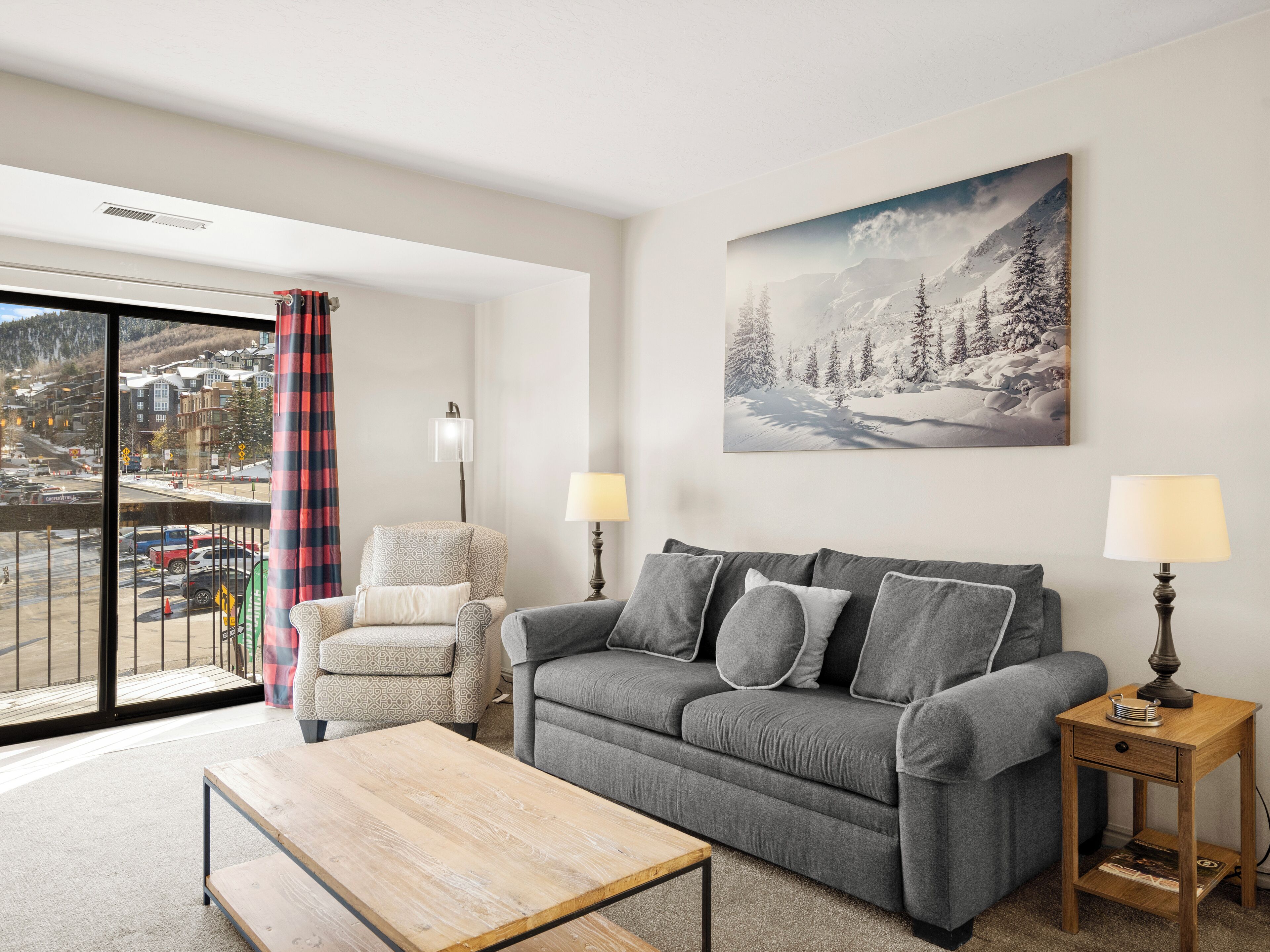 Smart TV, fireplace, DVD player