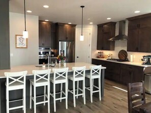 Microwave, oven, blender